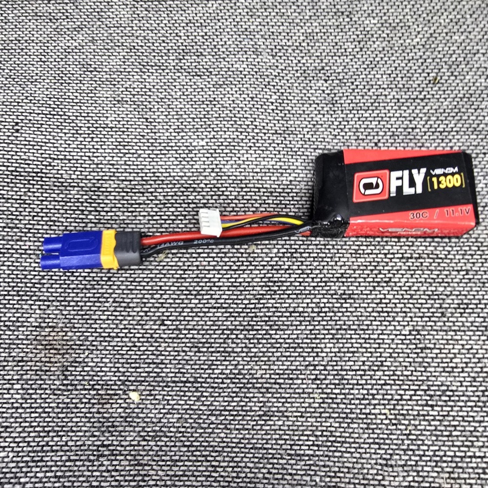 Venom FLY LiPo Battery 1300mAh 11.1V‎ 3S 30C XT60 RC Drone Plane Red Good